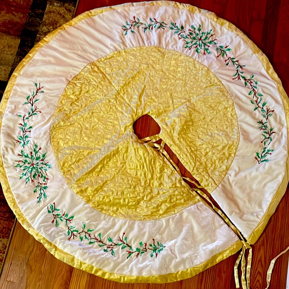 Christmas tree shimmery yellow  gold skirt